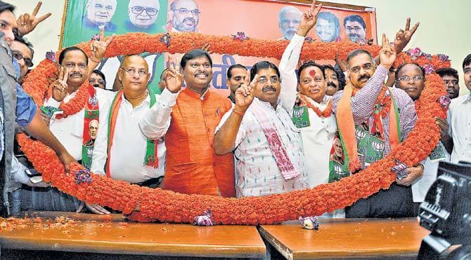 अब कौन नेता, किसकी है बारी