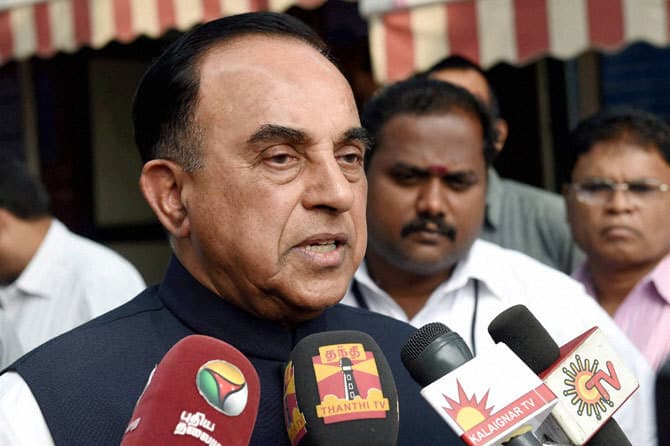 कालाधन मामला : सुब्रह्मणयम स्वामी ने नरेंद्र मोदी को लिखा पत्र, सोनिया-राहुल के एकाउंट की जांच कराने की मांग की