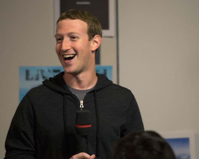 6 नवंबर को जुकरबर्ग फेसबुक पर करेंगे अपने प्रशंसकों से सीधी बात