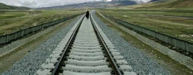 तिब्बत में नई रेल लाइन बिछाएगा चीन