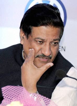 चव्हाण ने कहा, नहीं बनना चाहता विधायक दल का नेता