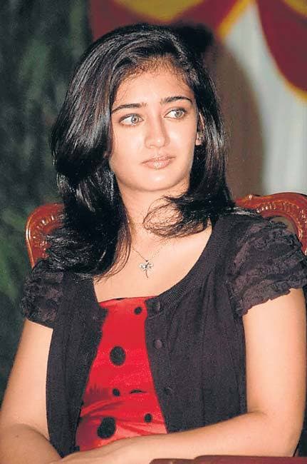 अक्षरा पर चुप्पी साध गये विवान शाह