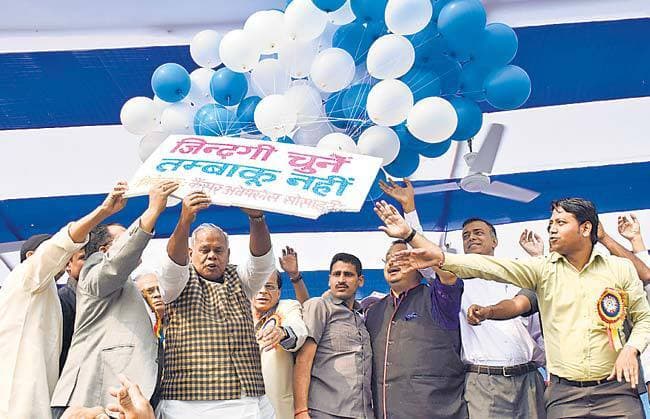 बिहार : सिगरेट-बीड़ी छोड़ सभी तंबाकू उत्पादों पर रोक