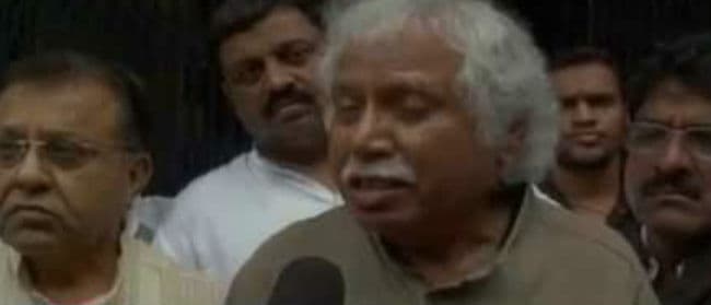 मिस्त्री ने कहा, संसद में भी मोदी को बेईमान कहने को तैयार