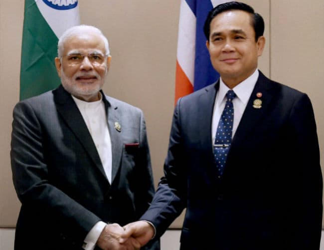 आसियान-भारत सम्‍मेलन : मोदी ने कहा, विश्व को एक मजबूत भारत-आसियान साझेदारी की जरुरत