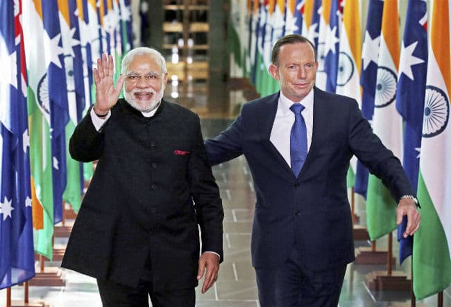 मोदी और एबॉट की प्रेस कांफ्रेंस में क्रिकेट की धूम