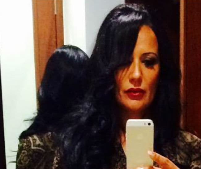 जैकी श्रॉफ की पत्‍नी आयशा बिजनेस पार्टनर के कारण आई सुर्खियों में