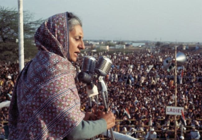 कृतज्ञ राष्ट्र ने प्रियदर्शिनी ''इंदिरा'' को किया जयंती पर याद