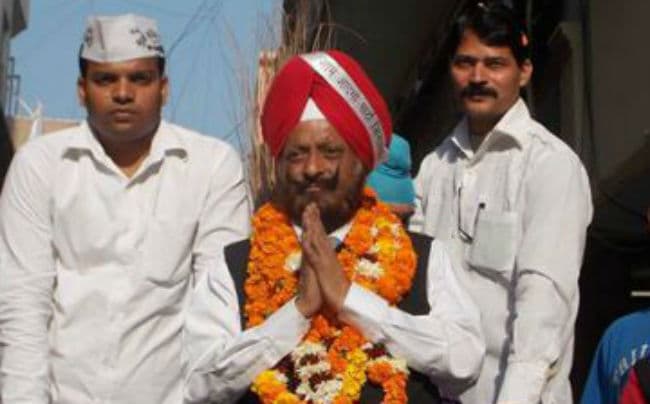 ''आप'' को झटका, भाजपा का दामन थामने धीर पहुंचे पार्टी कार्यालय