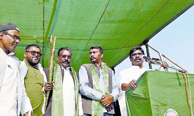 सरकार बनी, तो 35 साल तक के सभी युवकों को रोजगार देंगे : हेमंत