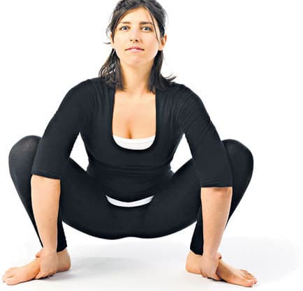 वायु विकार में लाभकारी है वायु निष्कासनासन