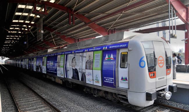 दिल्ली मेट्रो ने विज्ञापनों से सजी ट्रेन शुरु की