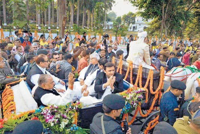 मुलायम सिंह के समाजवाद पर बाजारवाद का रंग!