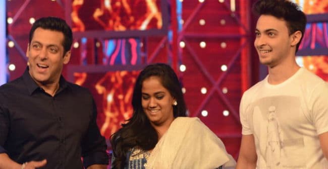 ''बिगबॉस 8'' के घर पहुंचे सलमान की बहन अर्पिता और पति आयुष