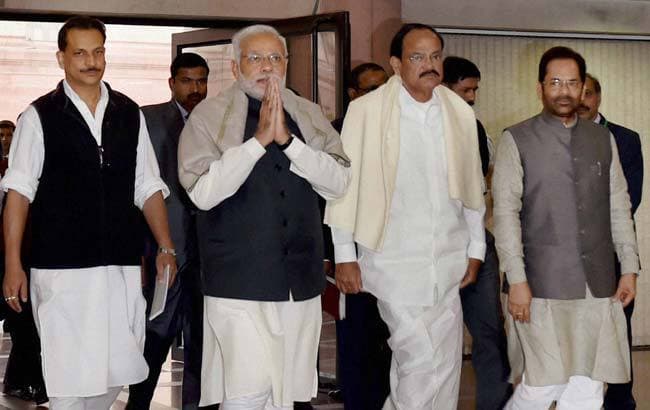 सोमवार से शुरू हो रहे शीतकालीन सत्र के हंगामेदार होने के आसार