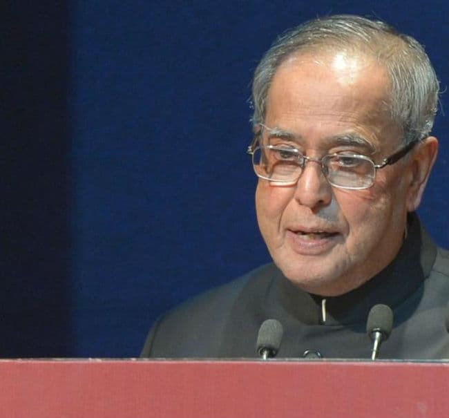 इंदिरा के शासन काल पर राष्‍ट्रपति प्रणब मुखर्जी ने लिखी किताब