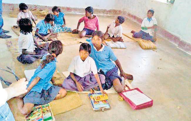 कमजोर राजनीतिक नेतृत्व है समस्या की जड़