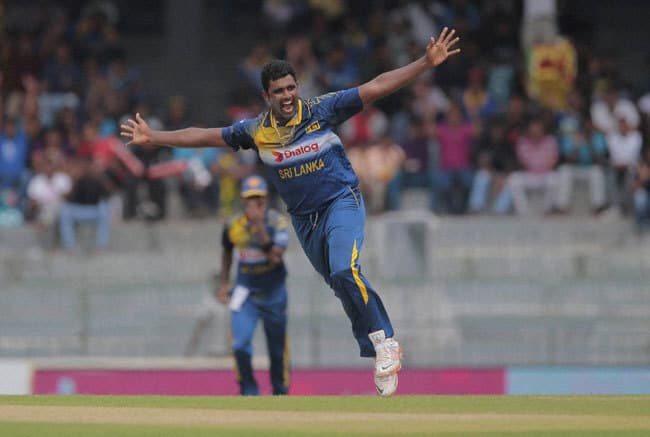 श्रीलंका ने इंग्लैंड को आठ विकेट से रौंदा, श्रृंखला में 2-0 की बढ़त