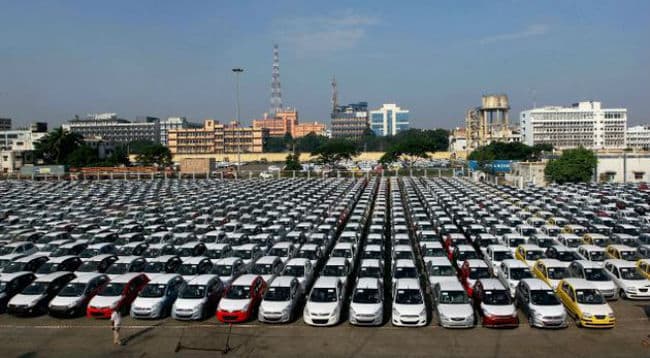 नवंबर में मारुति और हुंदै की बिक्री सुधरी, जेनरल मोटर्स की घटी