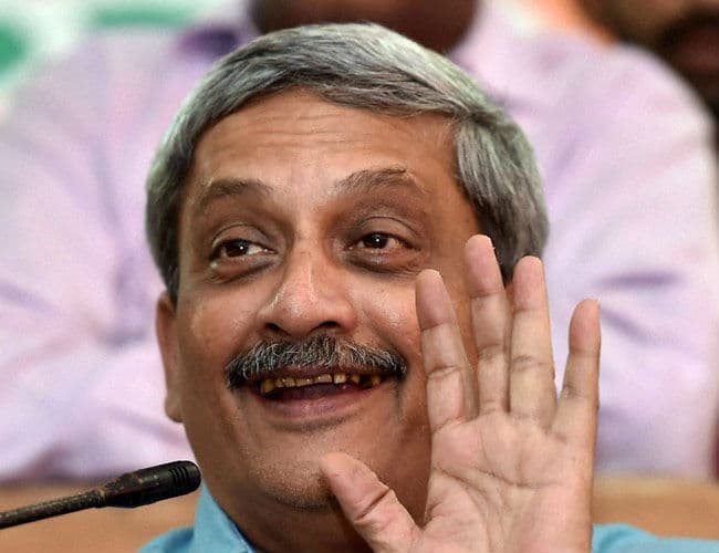 राफेल विमान सौदे से जुड़े मुद्दों का तेजी से किया जाएगा समाधान : पर्रिकर