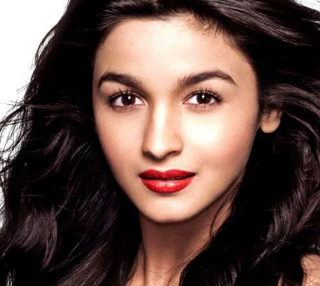 ...अब तीनों खान के साथ पर्दे पर नजर आना चाहती है आलिया