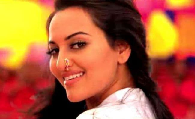 राजनीति में कभी नहीं जाउंगी : सोनाक्षी सिन्‍हा