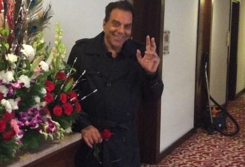 धर्मेन्द्र को 79वें जन्मदिन पर मिली परिवार वालों से शुभकामनाएं