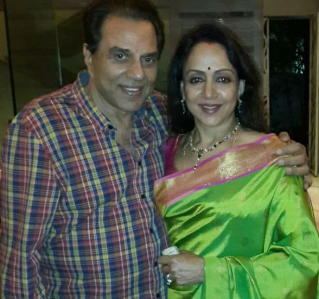 ''ड्रीम गर्ल'' हेमा ने दी पति धर्मेन्द्र को जन्मदिन की शुभकामनाएं