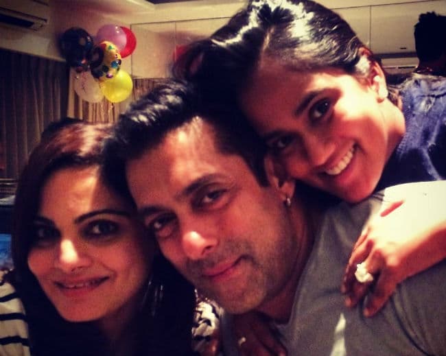 सलमान-अर्पिता ने नये घर में सेलीब्रेट किया मां सलमा का बर्थडे