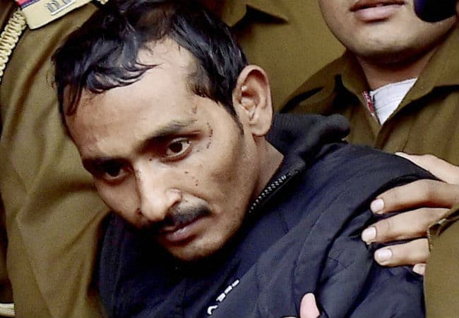 रेप मामला : पुलिस के हाथ लगा तीसरा मोबाइल, पुलिस दूसरे दिन भी करेगी कैब अधिकारियों से पूछताछ