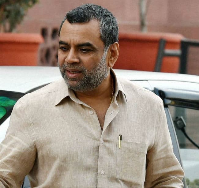 गिरिराज, साध्वी के बाद परेश रावल के भी बिगड़े बोल, विरोधियों को कहा राक्षस