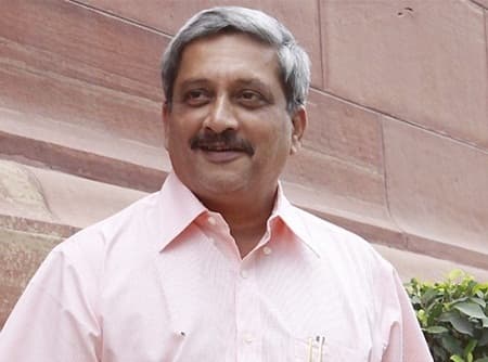 पर्रिकर ने कहा, आतंकी हमलों से निपटने के लिए करारा जवाब देना होगा