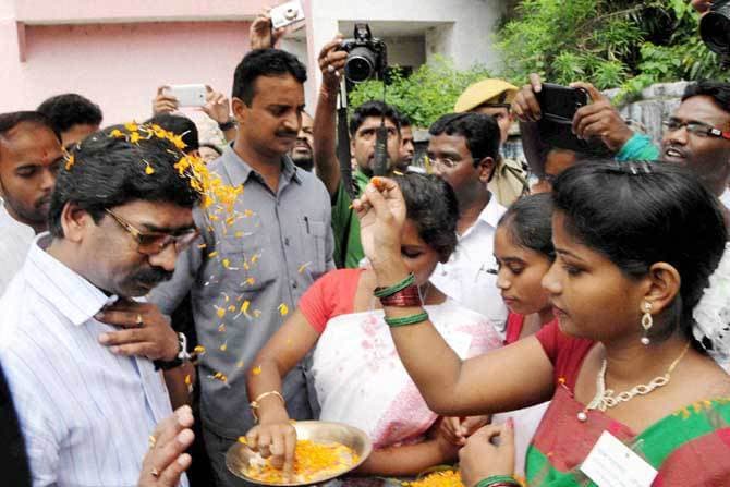 झामुमो को अपना गढ़ बचाने की है चुनौती