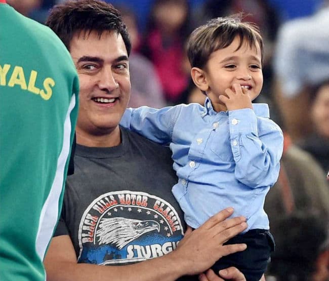 ...अब बेटा आजाद भी आमिर को बुलाता है ''पीके''