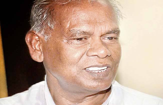 अपनी जीवनी देख सीएम भावविभोर