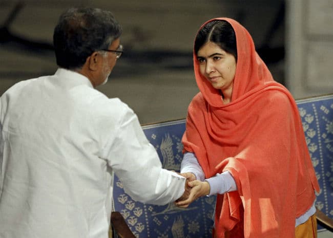 नोबेल संग्रहालय में रखा गया सत्यार्थी के हस्ताक्षर वाली कुर्सी, मलाला का दान किया परिधान