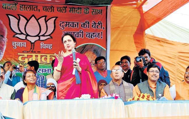 हेमा मालिनि ने कहा, कमल खिलायें, तो होगा विकास