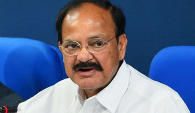 शहरों में कम कार्बन उत्सर्जन वाले तरीके अपनाने की जरूरत : वेंकैया नायडू