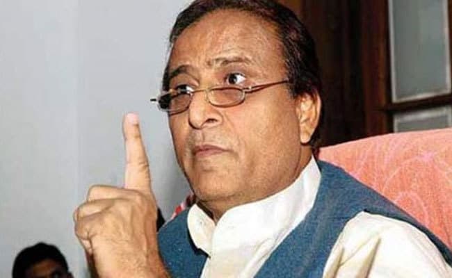 पहले नौरत्नों को संभालें पीएम: आजम खान