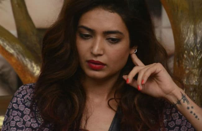 बिग बॉस 8 : पुनीत की बेटी ने दिया करिश्मा पर विवादित बयान