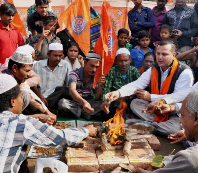 धर्मातरण के मुद्दे पर राजेश्वर सिंह का भड़काऊ बयान, कहा - 2021 पूरा कर लेंगे ''घर वापसी'' का लक्ष्य