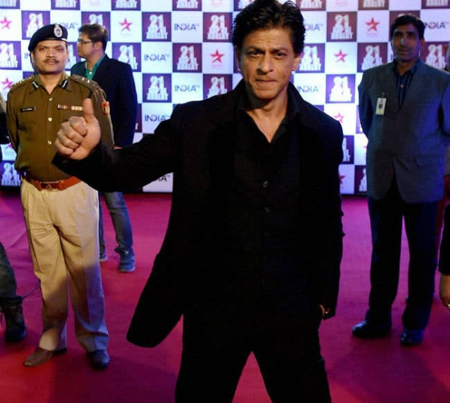 शाहरुख ने खरीदे 6.84 लाख रुपये में ''मुगल-ए-आजम'' के दो मूल पोस्टर