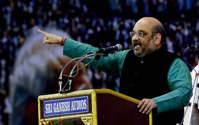 अमित शाह ने कहा, इटली का चश्मा पहनते हैं राहुल गांधी, देश को दें 60 साल का हिसाब