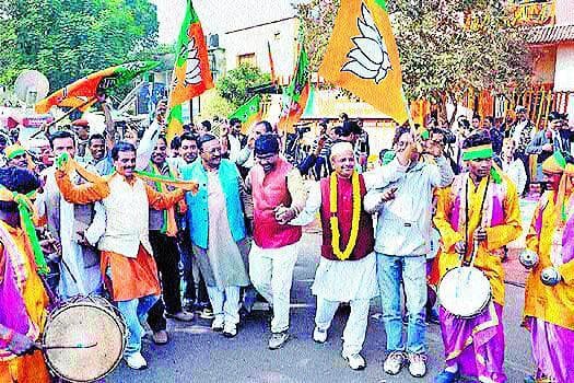 क्षेत्रीय दलों के बिखराव का नतीजा