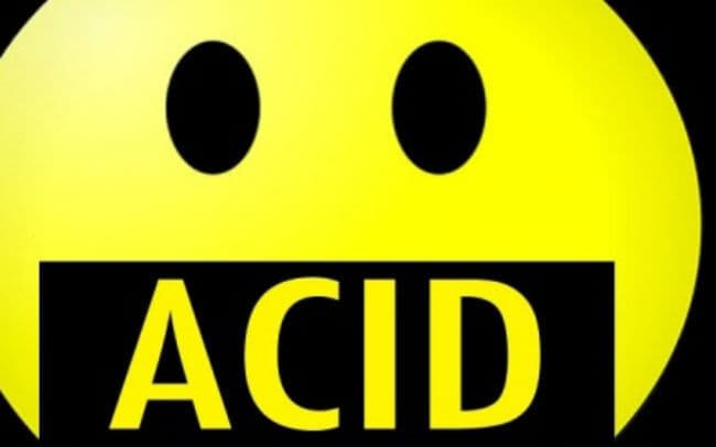 प्यार में नाकाम युवक ने लेडी डॉक्टर पर करवाया तेजाब से हमला