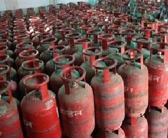 अब किराना दुकानों पर भी मिलेंगे 5 किलो के रियायती एलपीजी सिलेंडर