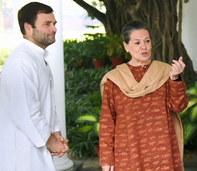 क्या सचमुच अल्पसंख्यक पूर्वाग्रह ही है कांग्रेस के हाशिए पर जाने का कारण ?