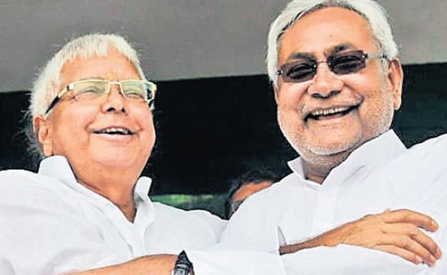 एक साथ आये लालू प्रसाद-नीतीश कुमार