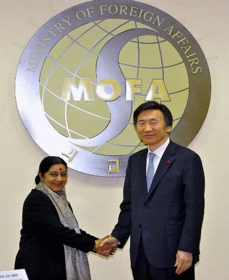 भारत ने कोरियाइ कंपनियों को दिया ''साहसिक निवेश’ का न्यौता