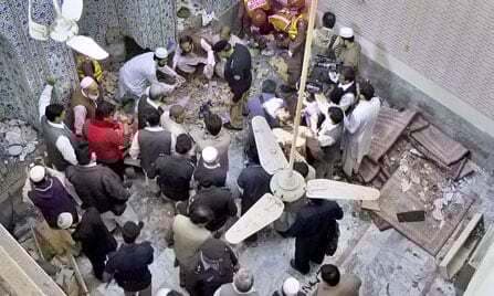 सीरियाई सुरक्षा बलों ने मस्जिद पर बम फेंका,5 मरे